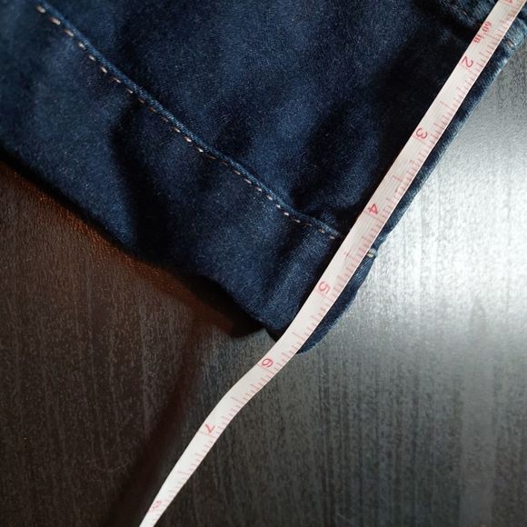 Levi's Dark Wash Skinny Jeans w Pockets 27 GUC - Picture 9 of 16